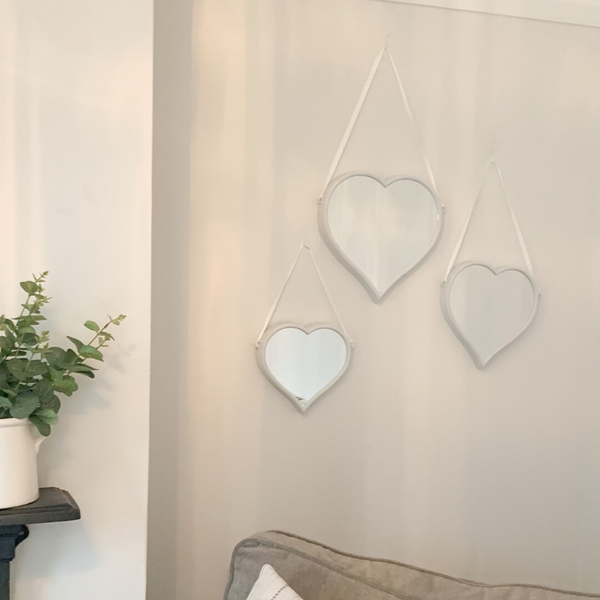 S/3 Hanging White Heart Mirrors